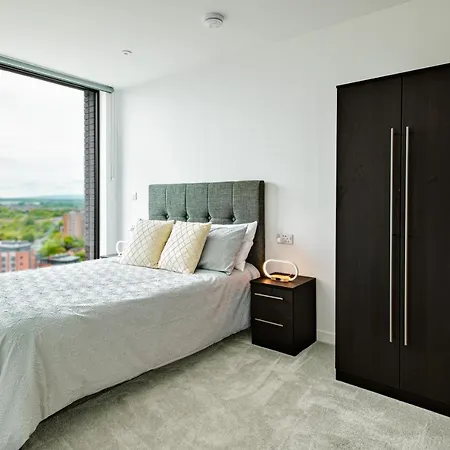 2 Bedroom Luxurious In The City. 아파트 *