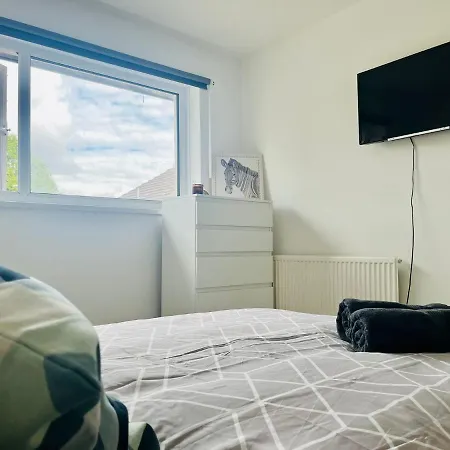 Allenby Walk Private In A 4 Bed Shared House *