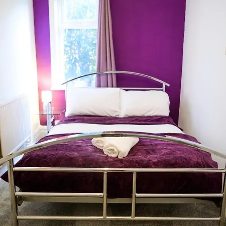 公寓 Purple Blossom, 2 Bed Apartment, Wi-fi, Near Didsbury, Free Parking 曼彻斯特