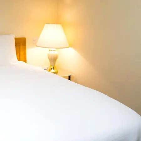 Airport Hotel 3*