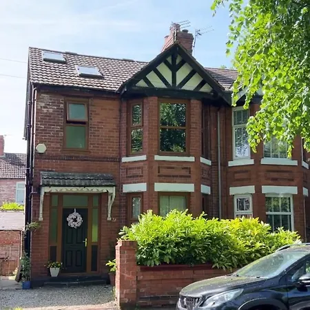 Beautiful Private In Levenshulme Vendégház *