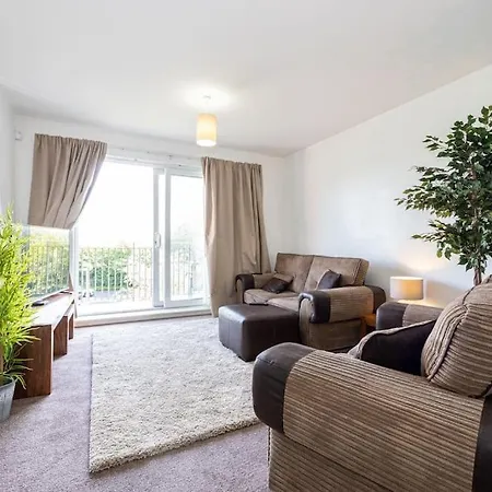 Lovely 2 Bedroom Flat With Balcony Near Centre * Manchester