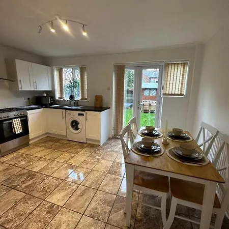 Villa Trafford Retreat