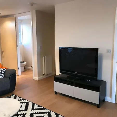3-bedroom House - Car Parking - Air Conditioning 別荘 マンチェスター