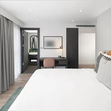 Otel By Marriott Piccadilly 4*