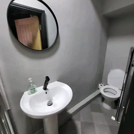 2 With Private Bathroom Penzion Manchester