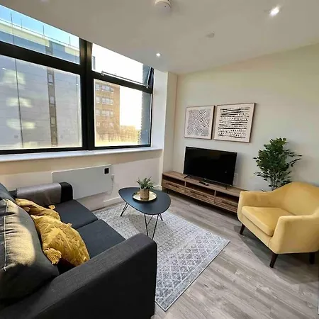 1 Bed Flat With View Of Old Trafford * Manchester