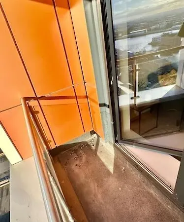 Διαμέρισμα Amazing 1 Bedroom Flat With Balcony Views To The 19th Floor