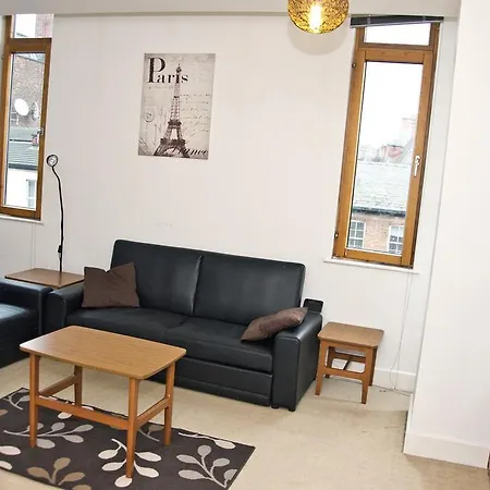 Piccadilly Gardens Apartment *