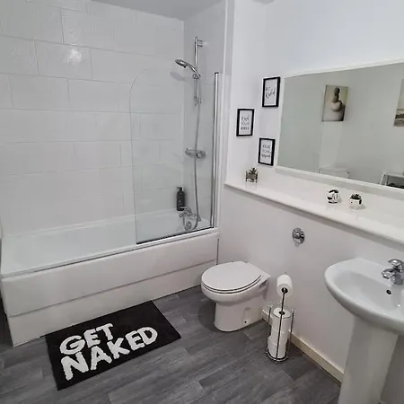 Lovely 2-bed Apt+wi-fi+parking. Appartement