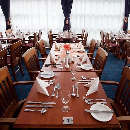 Airport Otel 3*
