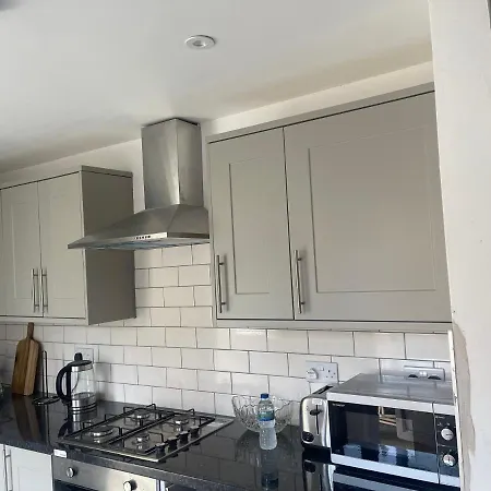 Apartment Flat 1 15 Woodland Road, M18 7hs