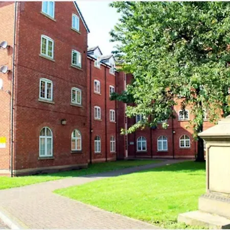 2 Bed Flat Eccles/old Trafford