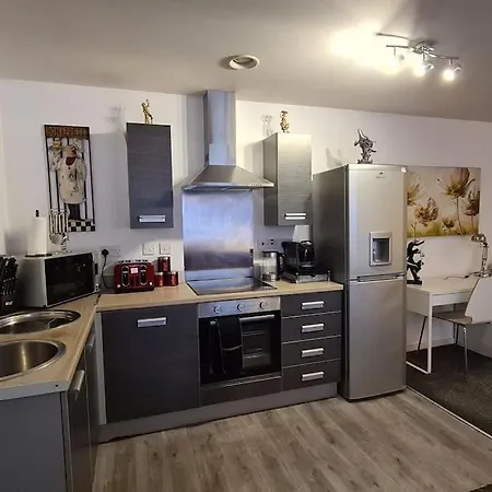 Lovely 2-bed Apt+wi-fi+parking. Mánchester