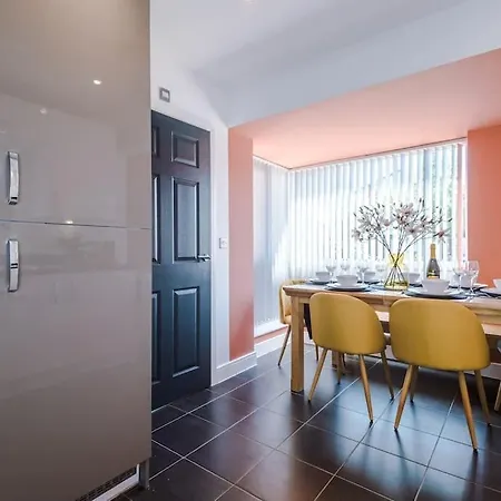 Stunning Design House Near Etihad With Parking Bypurestay * Manchester