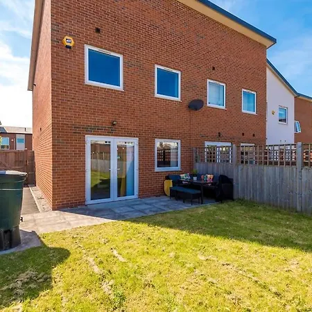 Stunning Design House Near Etihad With Parking Bypurestay * Manchester