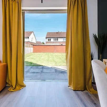 Ferienhaus Stunning Design House Near Etihad With Parking Bypurestay Manchester