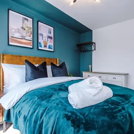 Stunning Design House Near Etihad With Parking Bypurestay *