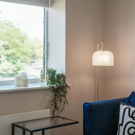 アパート Lovely 1 Bed In - Sleeps 3 マンチェスター