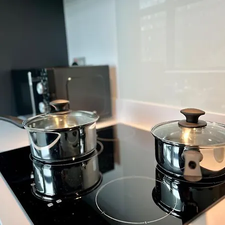 Lovely Available To Rent In Old Trafford アパート