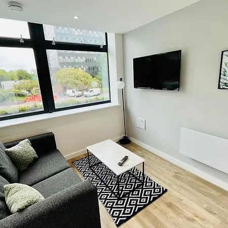 Lovely Available To Rent In Old Trafford アパート *