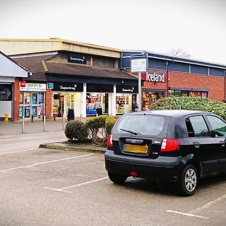 Lovely Available To Rent In Old Trafford アパート マンチェスター