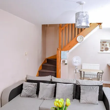 87 Rawsthorne Avenue Holiday home *