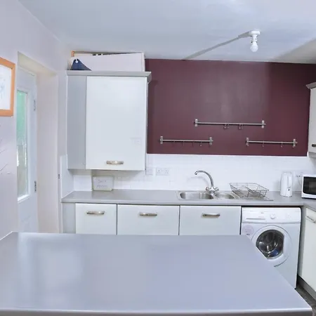 87 Rawsthorne Avenue Отель Манчестер