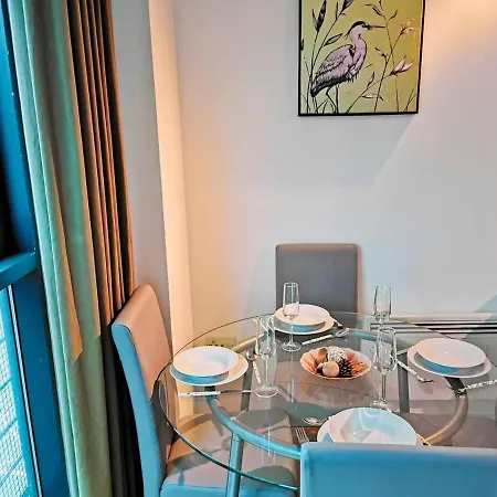 2-bed Near Centre