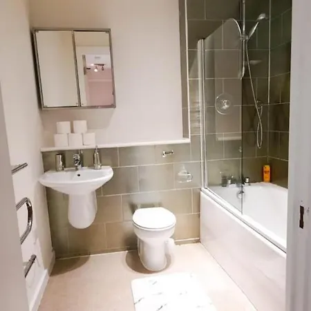 2-bed Near Centre 아파트 *