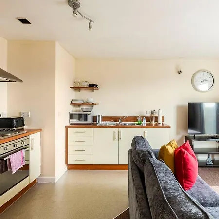 Mosh Homes 01 * Mánchester