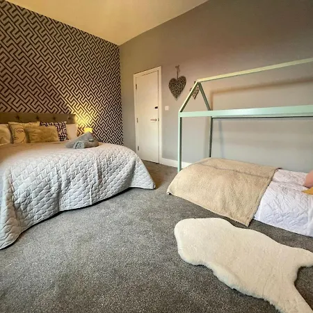 Pass The Keys Stylish Hidden Gem Near Media Holiday home Manchester