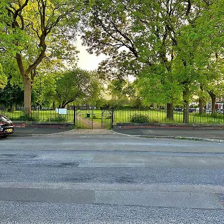 別荘 Full In Heywood Street Near Cheetham Hill マンチェスター