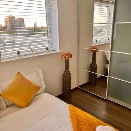 Apartment Deeluxe Apartment - Luxury 2 Bedroom Apartment *