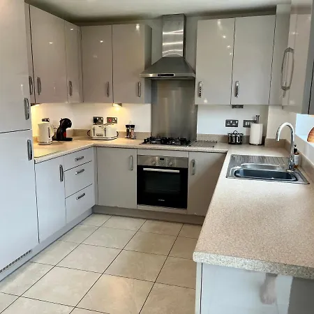 Nyaraló 3br-sleeps 6 -walk To Etihad & Ao Arena