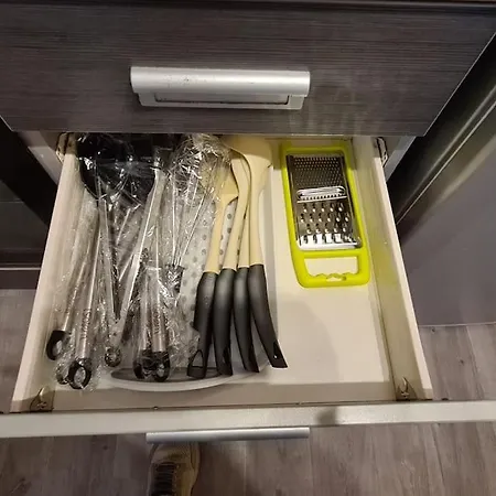 Lovely 2-bed Apt+wi-fi+parking. *