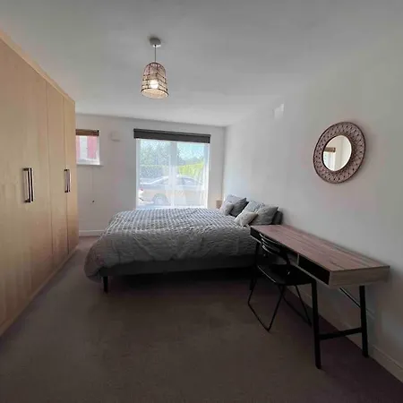 Lovely Flat On Chester Road With Free Parking Apartment *