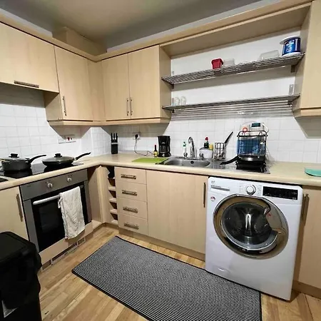 Apartment Lovely Flat On Chester Road With Free Parking Manchester