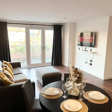 2 Bed Apartment, Gym * Manchester