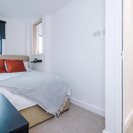 Sky Gardens - Modern Duplex Manchester