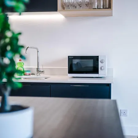 Sky Gardens - Modern Duplex Apartment