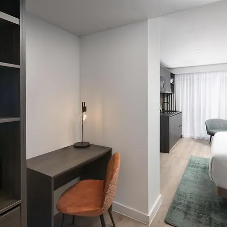 Otel By Marriott Piccadilly 4*