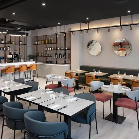 By Marriott Piccadilly 4* Manchester