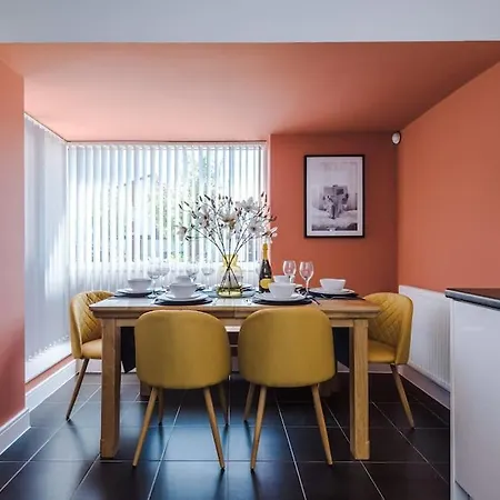 Ferienhaus Stunning Design House Near Etihad With Parking Bypurestay Manchester