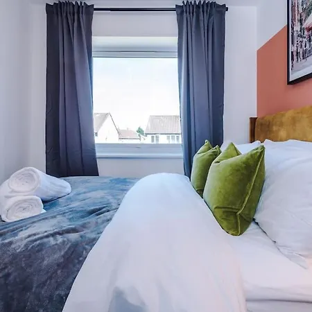 Ferienhaus Stunning Design House Near Etihad With Parking Bypurestay *
