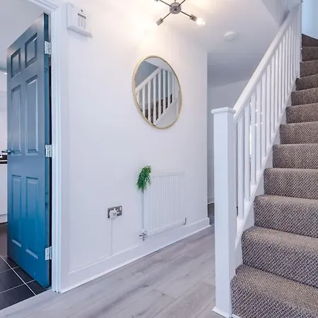 Stunning Design House Near Etihad With Parking Bypurestay * Manchester