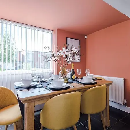 Ferienhaus Stunning Design House Near Etihad With Parking Bypurestay Manchester