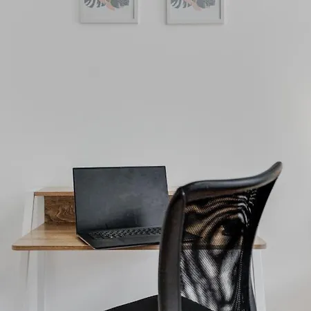 Cefas - Free Parking - Centre