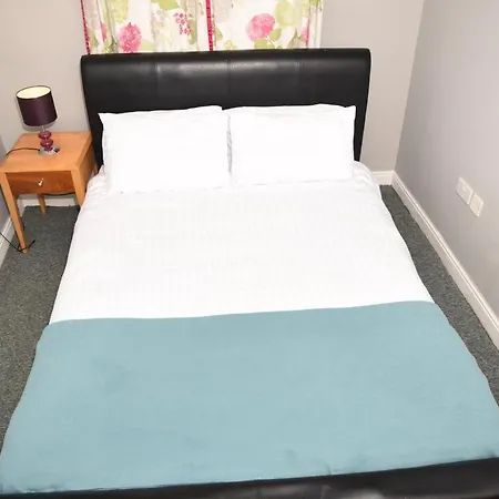 Отель 87 Rawsthorne Avenue Манчестер