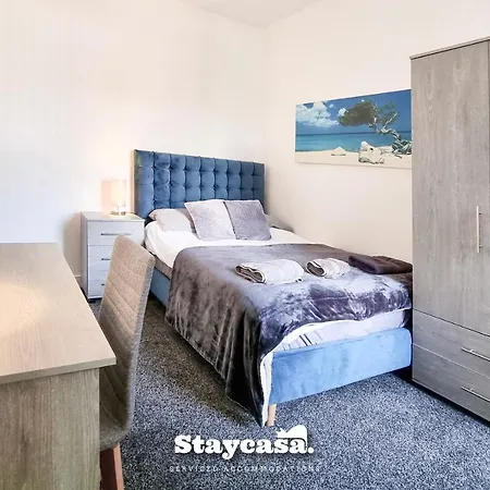 Bright 4 Bedroom House With Free Parking Манчестер